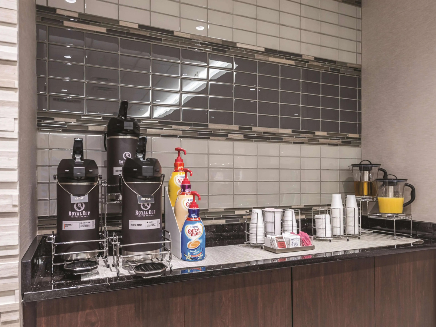 La Quinta Inn & Suites by Wyndham Cincinnati Sharonville