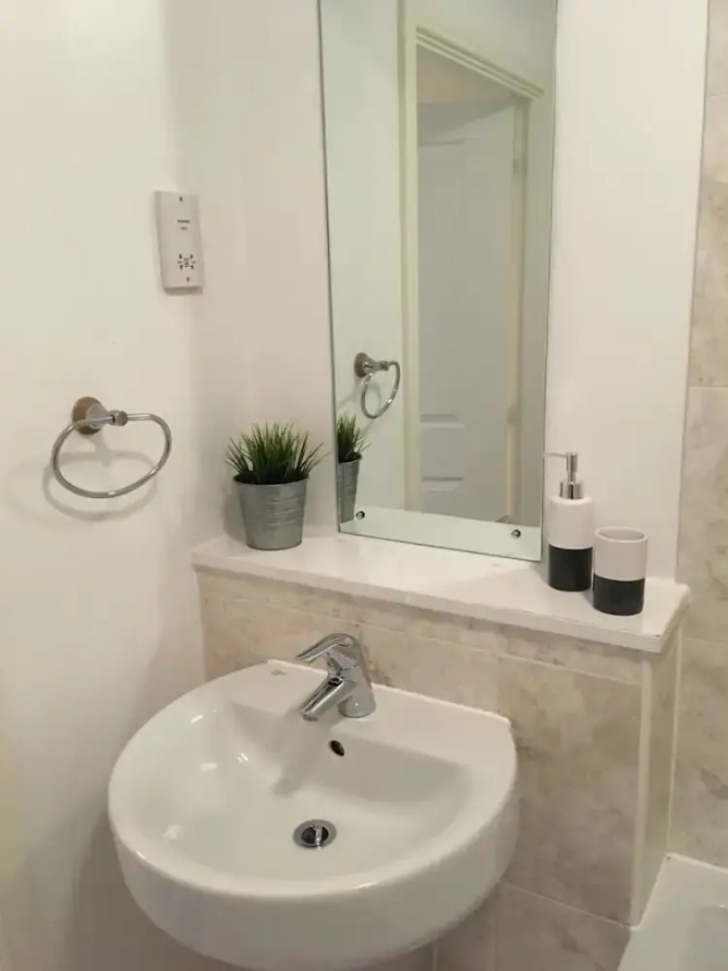 Blue sky at Wallis square