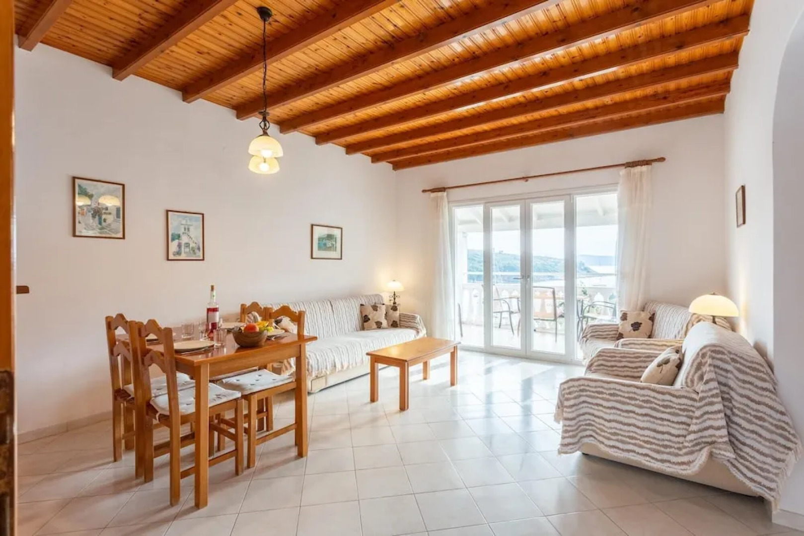 Renoula Walk to Beach Sea Views A C Wifi Car Not Required - 243