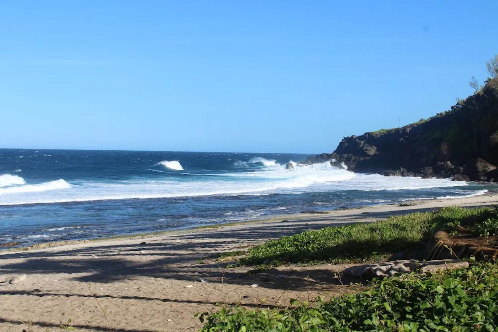 House with One Bedroom in Petite Île, with Wonderful Sea View, Furnished Garden And Wifi - 2 Km From the Beach