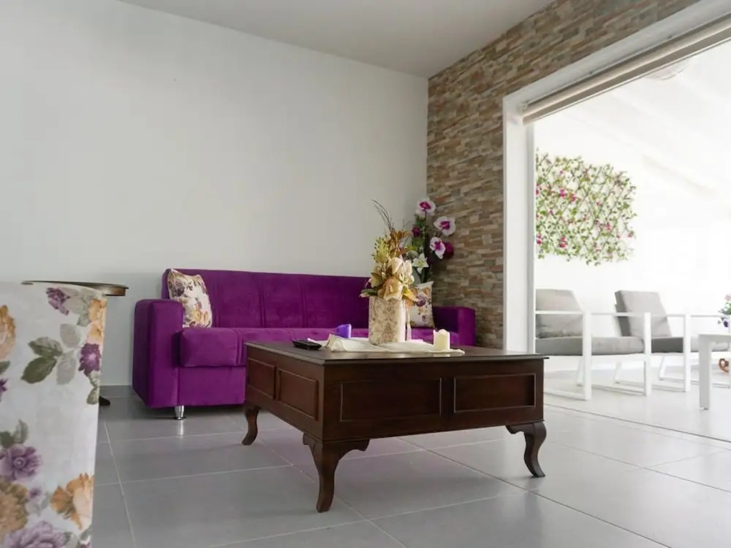 Sonia's Angel House- 300 Meters From the Beach, Newly Renovate Central Apartment