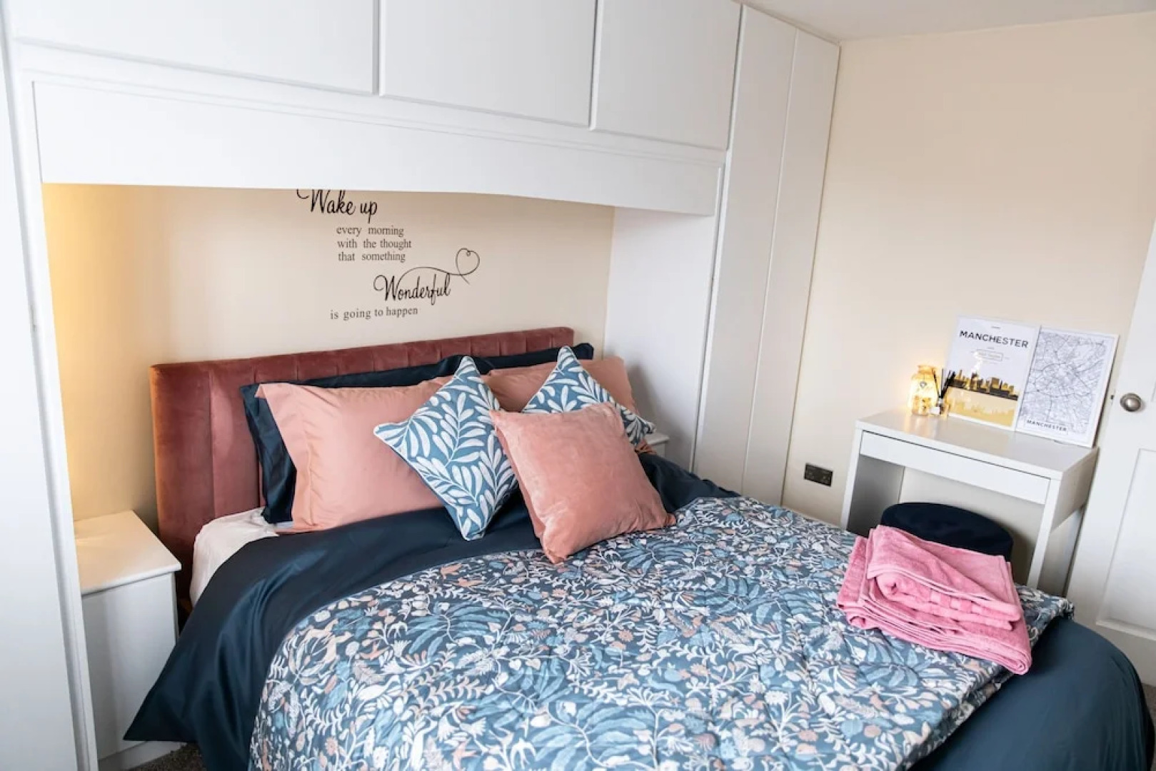 3 Bed House - Sleeps 6 - Garden - Parking - Wifi