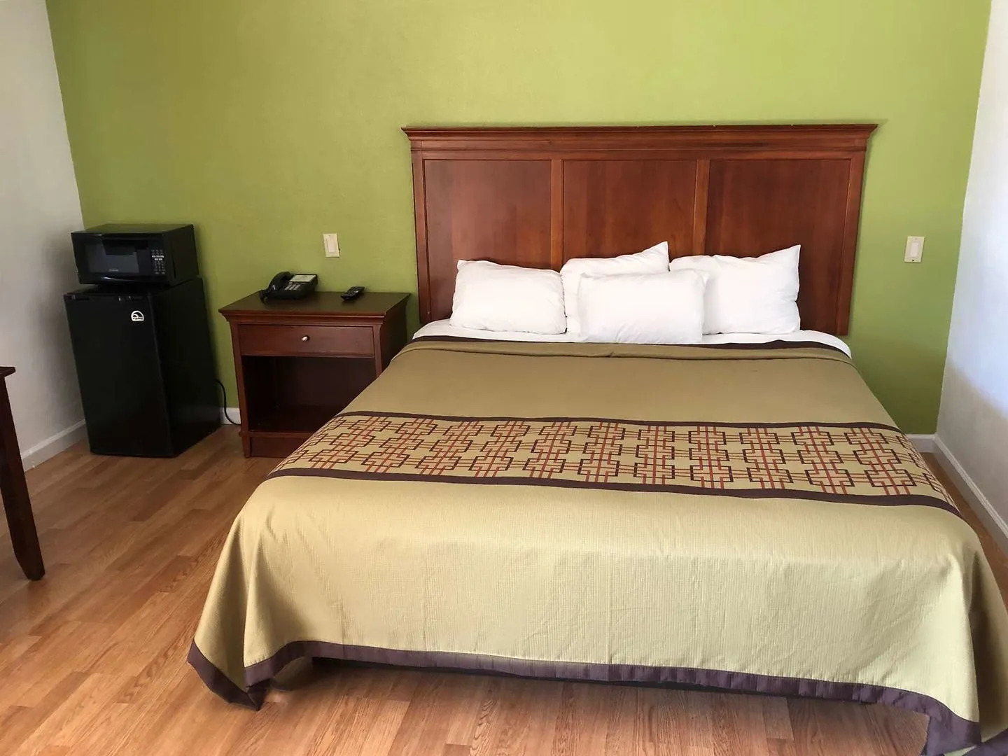 Americas Best Value Inn Visalia