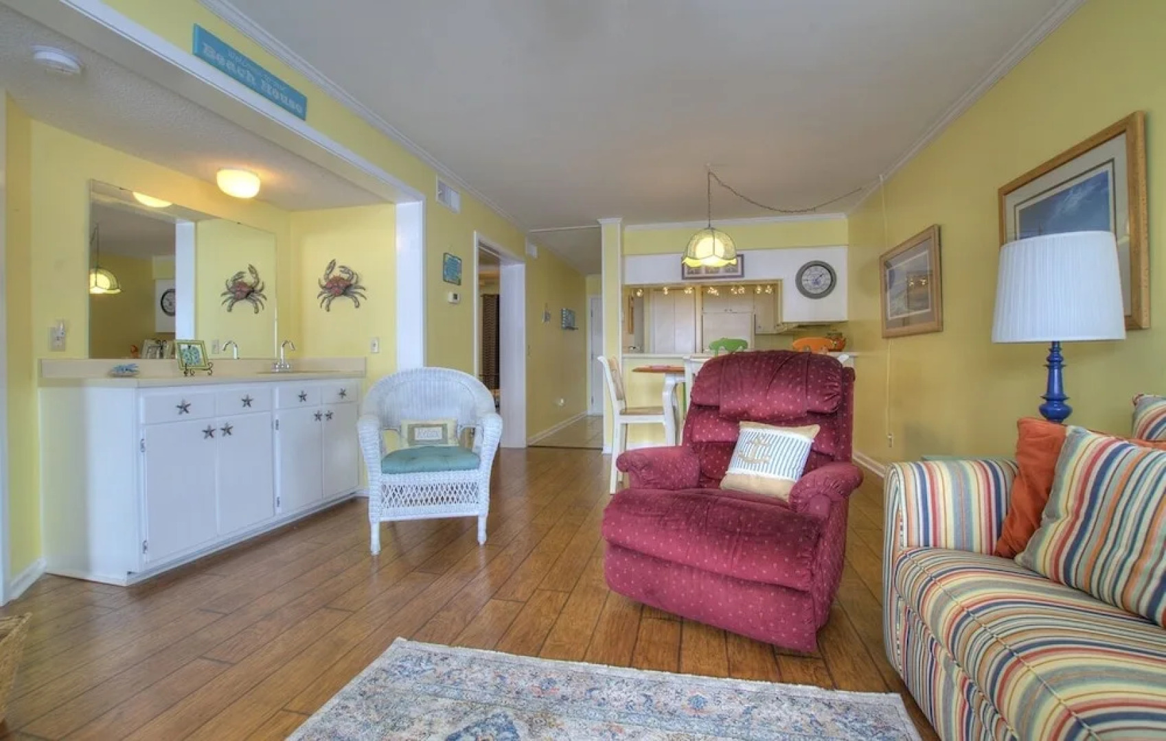 Apatb 164 2 Bedroom Condo by Redawning