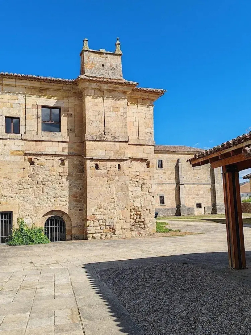 Posada Santa Maria La Real