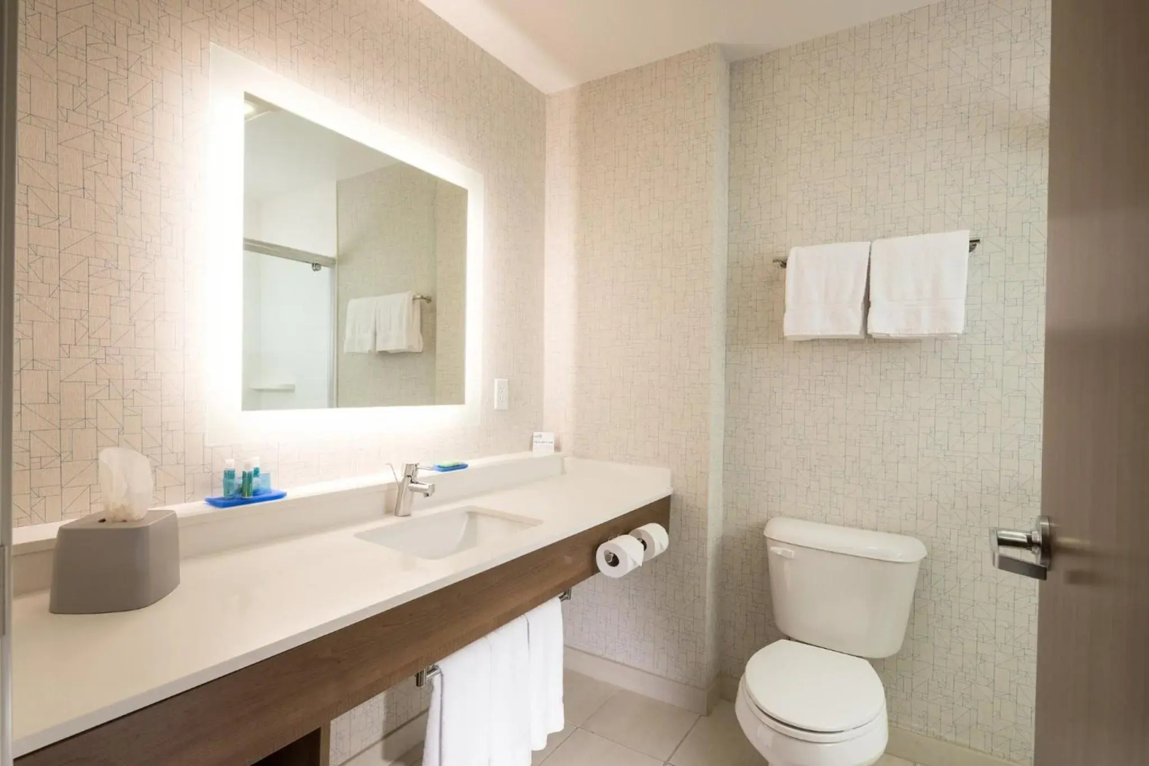 Holiday Inn Express and Suites Portage by IHG