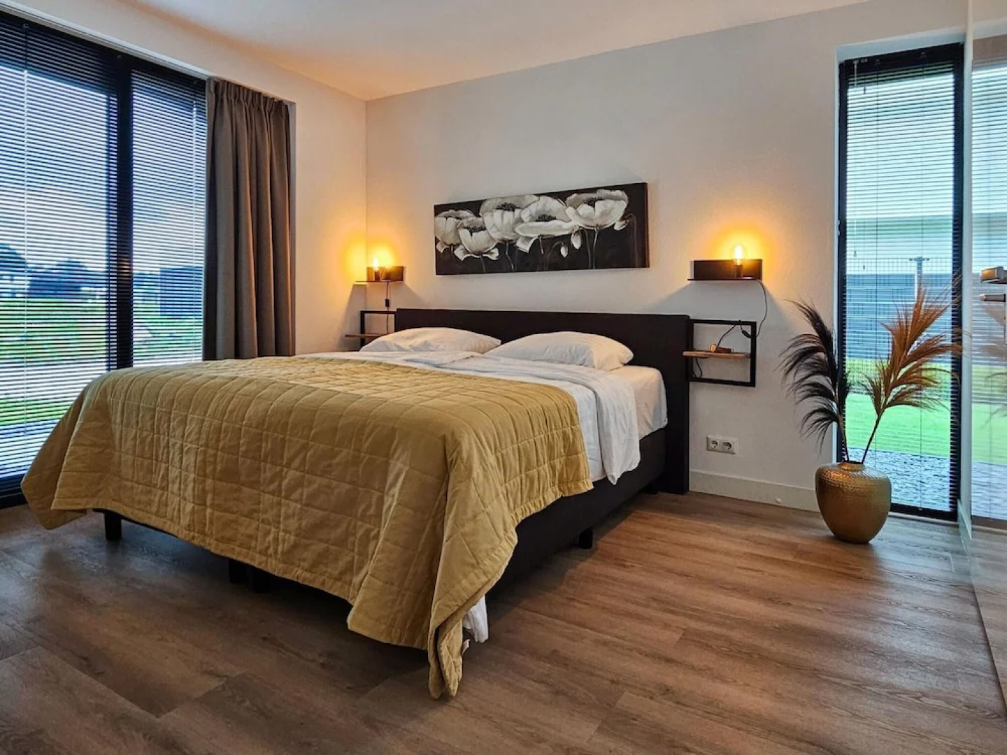 Luxury Villa With Veranda, Canoe