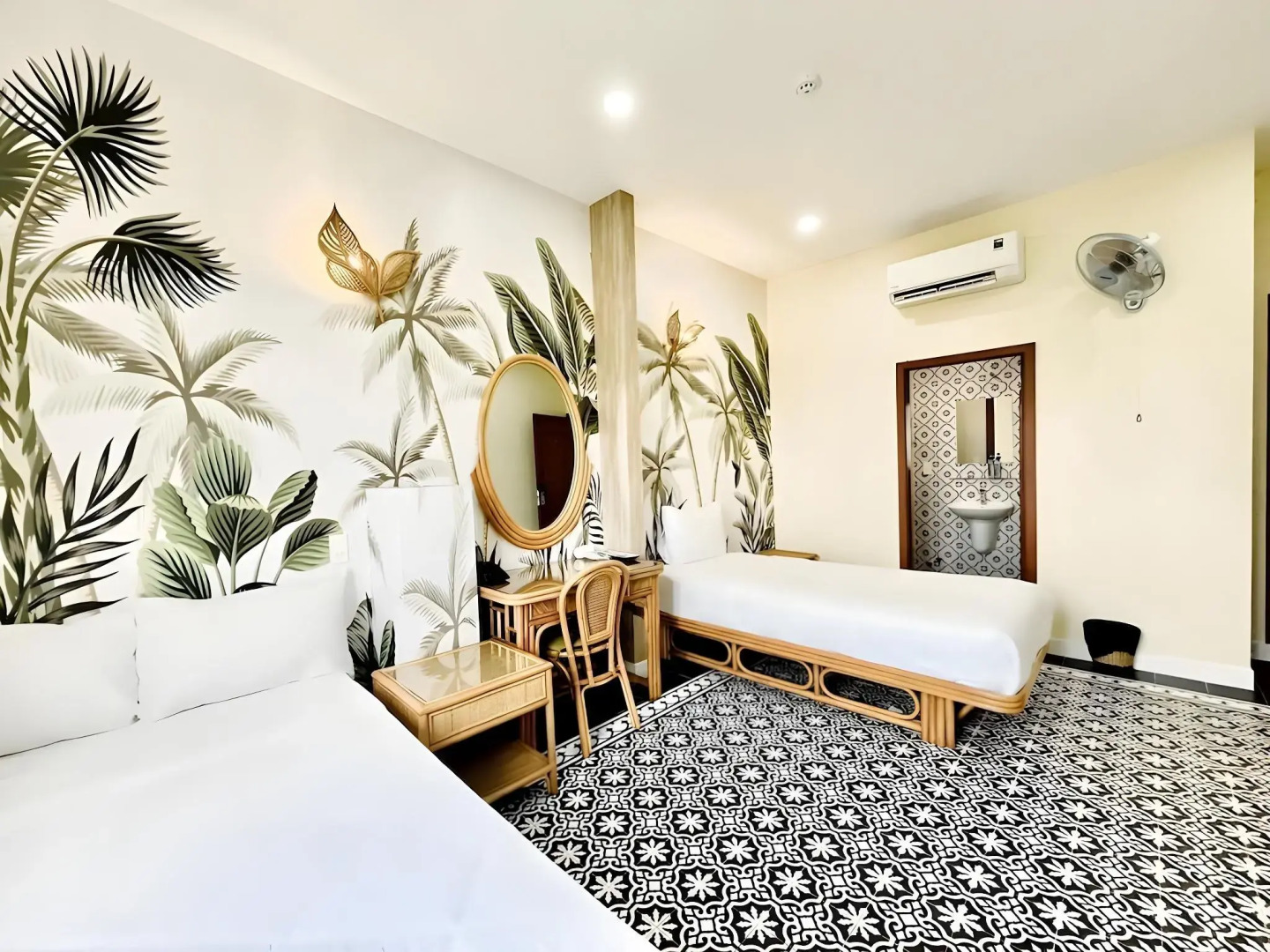 Отель Spring House