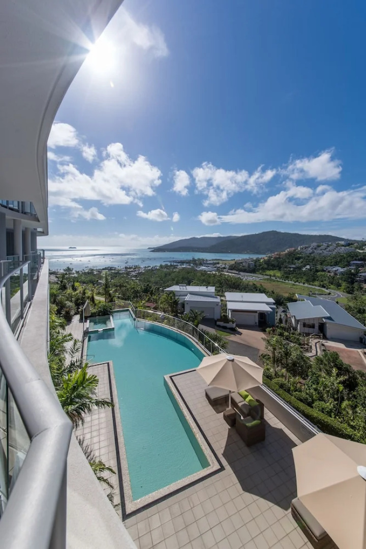 Airlie Searene Apartments