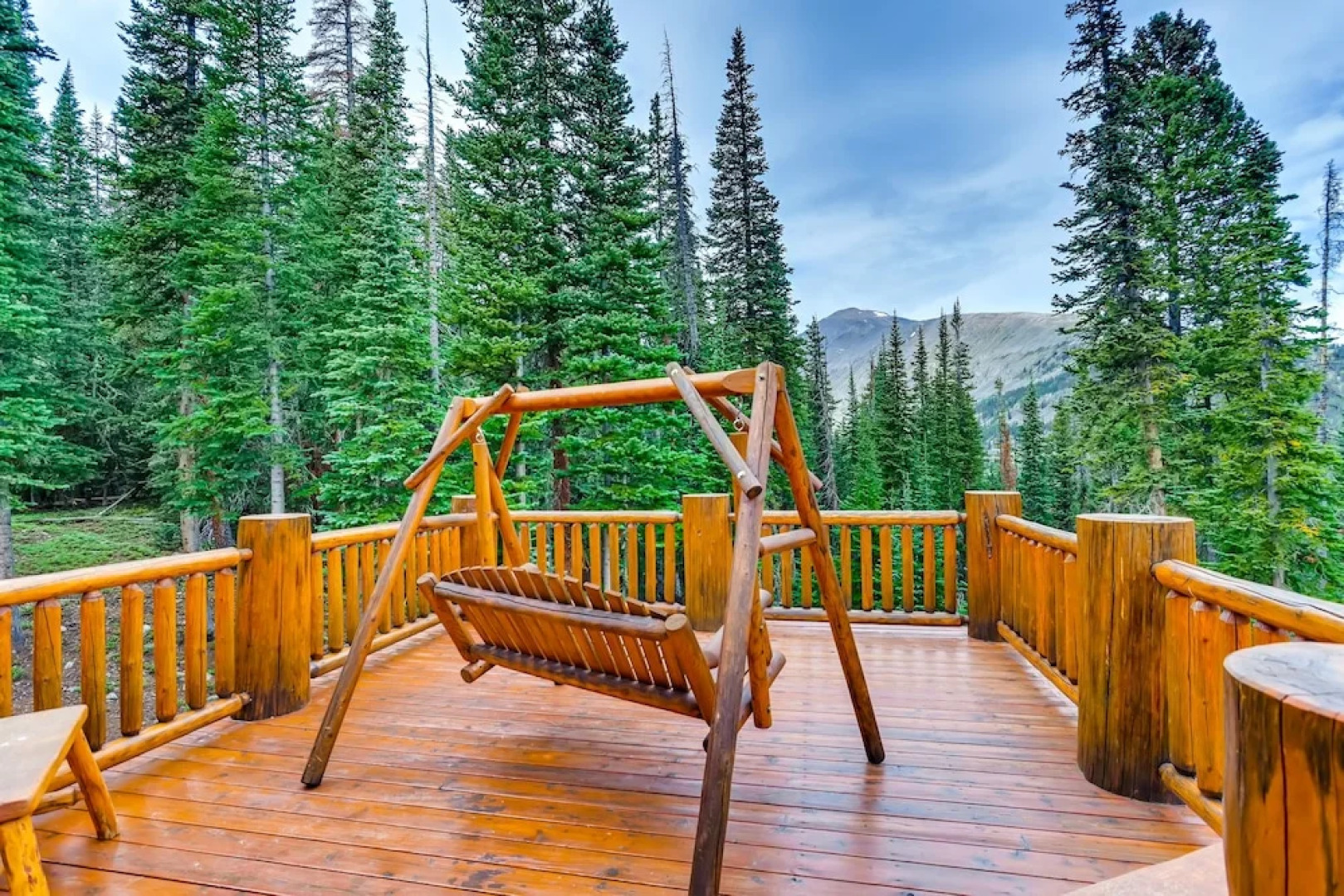 New Listing! Idyllic Mountain-view 4 Bedroom Home