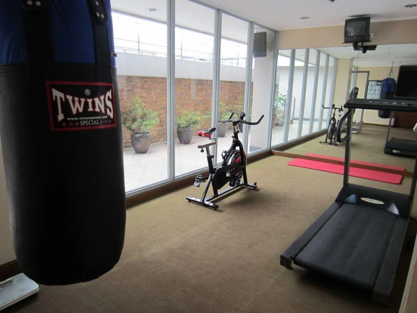 Herald Suites Solana