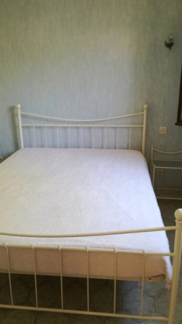 Apartment With one Bedroom in Saint-laurent-des-arbres, With Enclosed