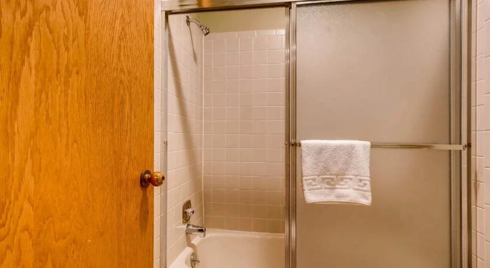 Silver Cliff Village