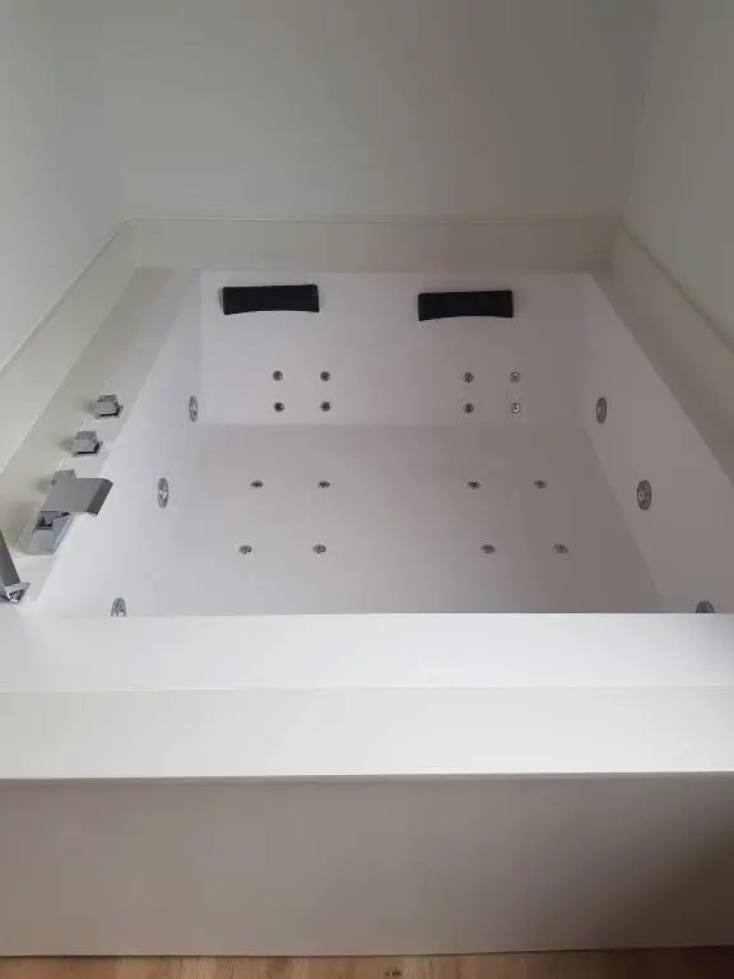 Párpados, casa con jacuzzi para dos