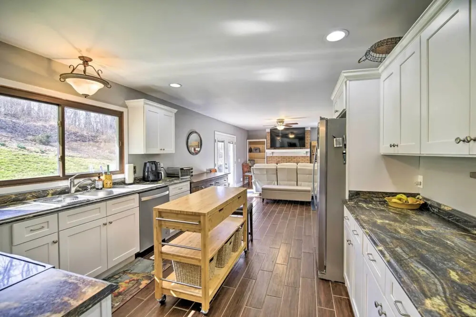 Lakefront Kingsport Home w/ Private Hot Tub!