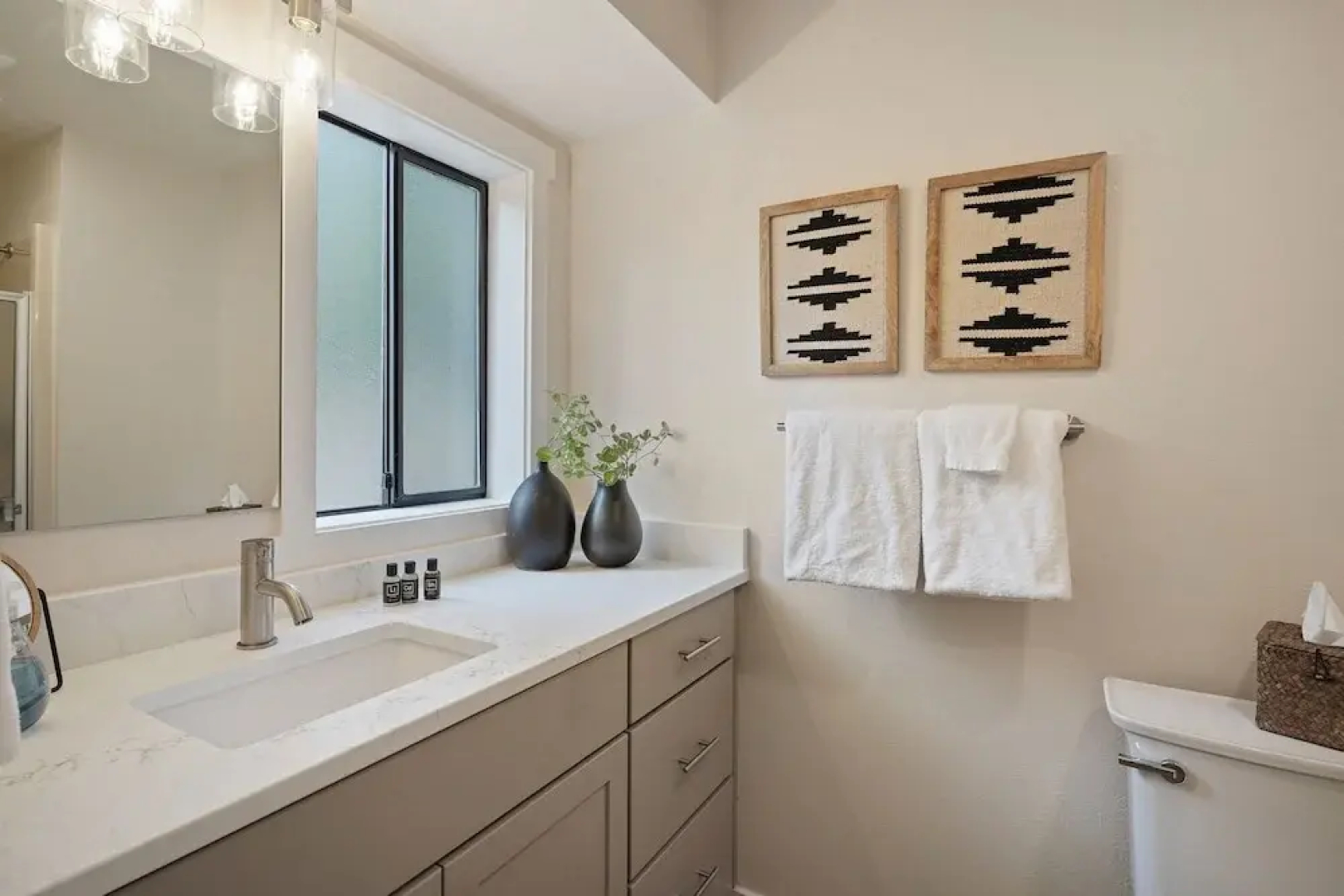 8 Quartz Mountain 3 Bedroom Home by Redawning
