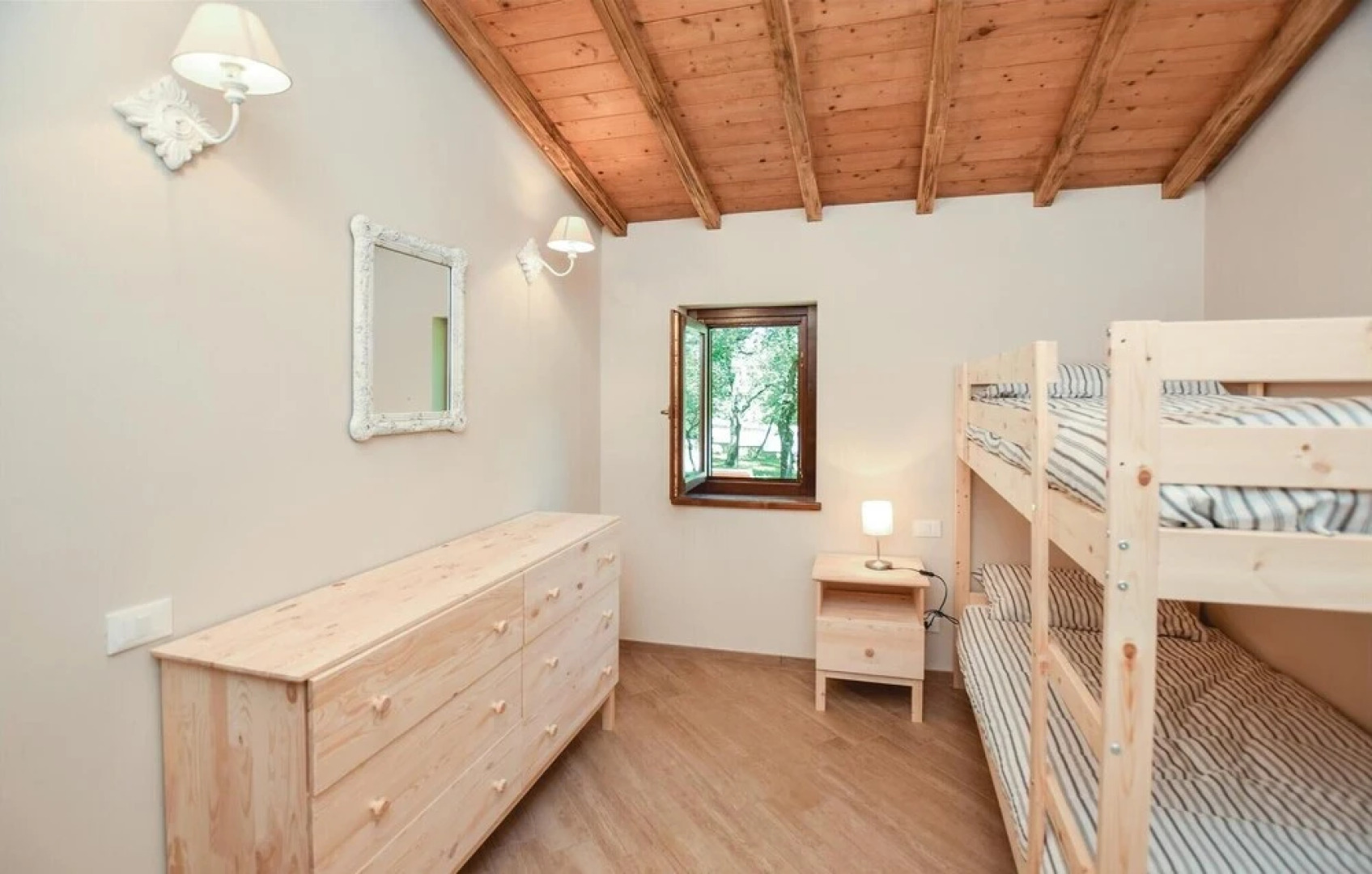 Stunning Home in Fabrica di Roma -lt- With Wifi and 2 Bedrooms