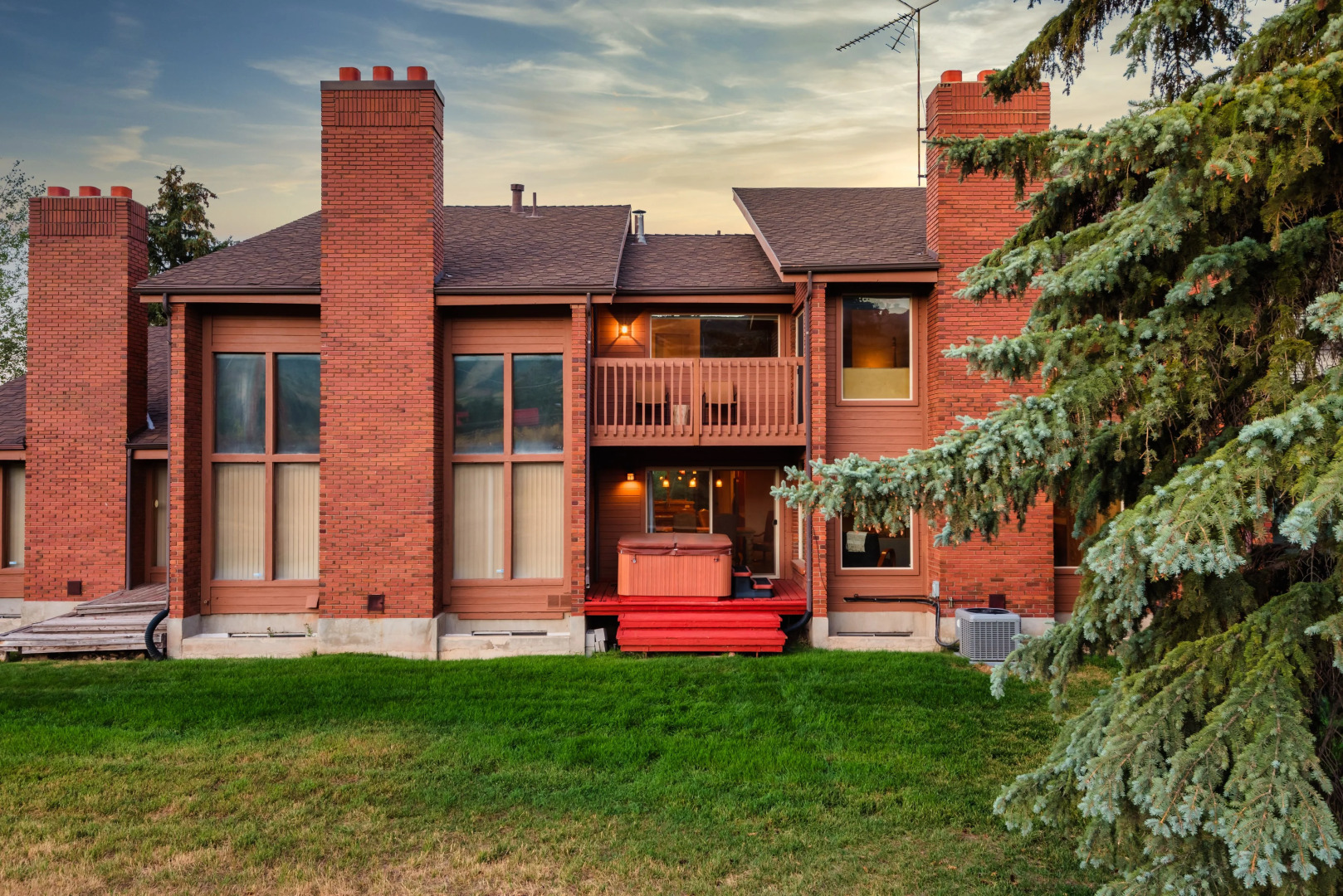 Charming Rustic Mountain Escape w/ Hot Tub & Table Tennis! ❤ by AvantStay