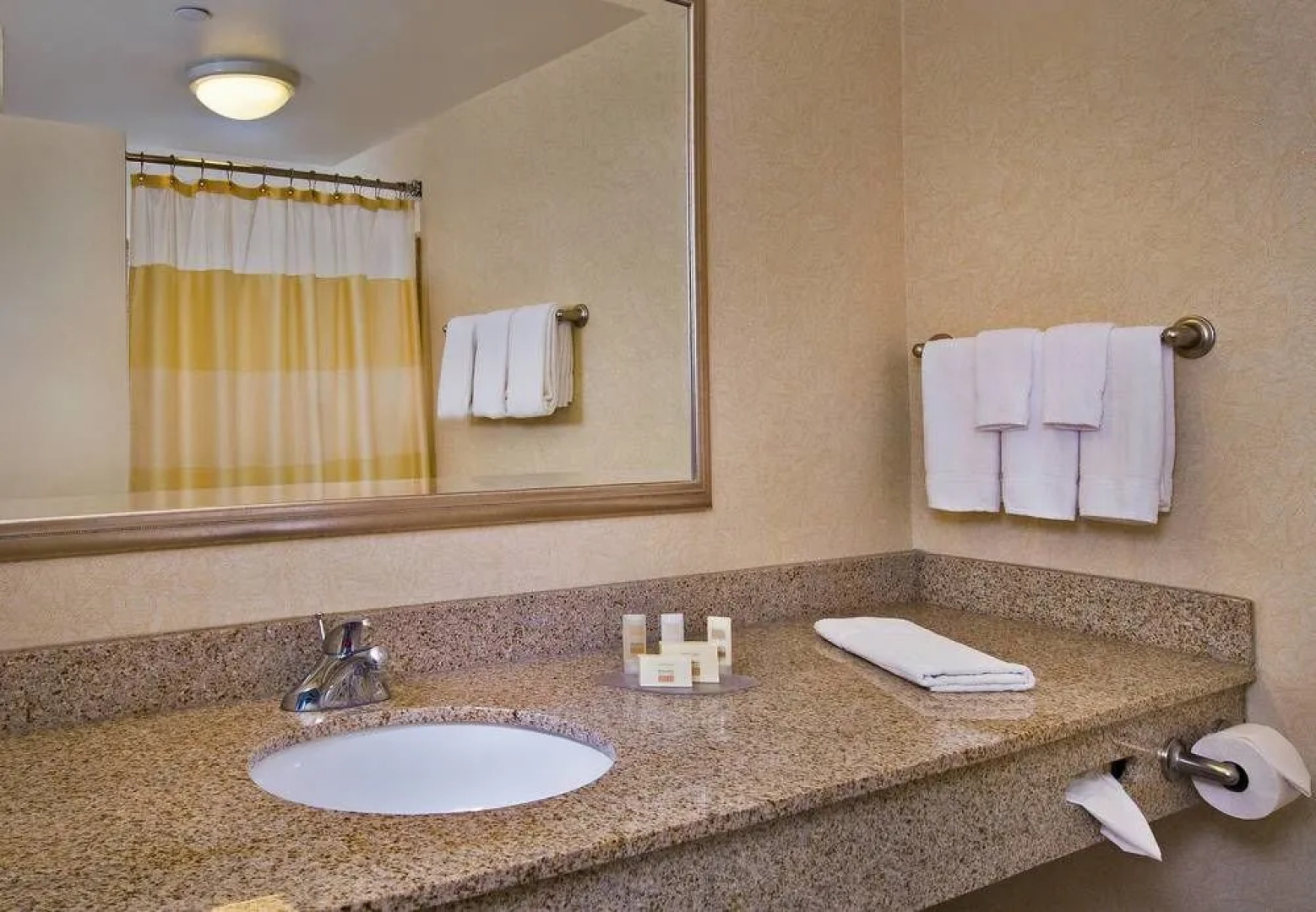 Courtyard Long Island MacArthur Airport