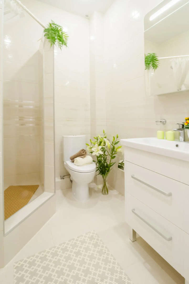 Южный берег на набережной Адмирала Серебрякова