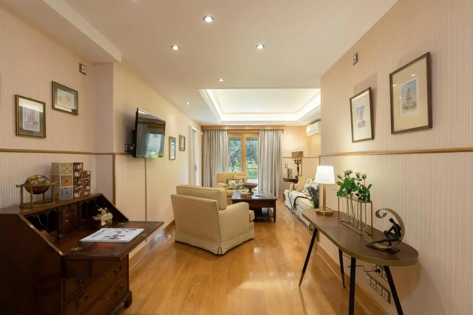 Vouliagmeni's Elegance by Acropolis Suites