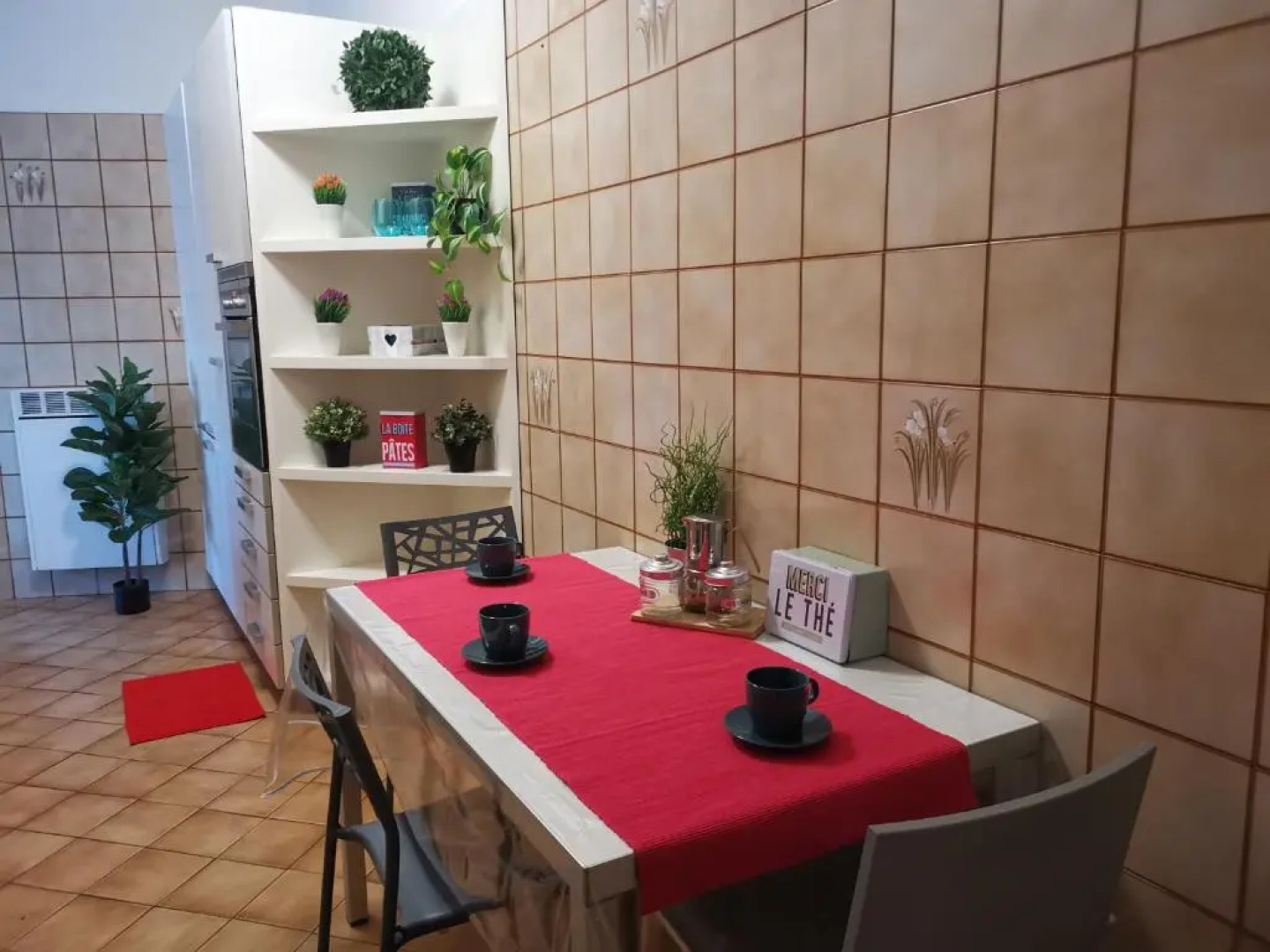 Bnbook - Sesto Calende Train Station