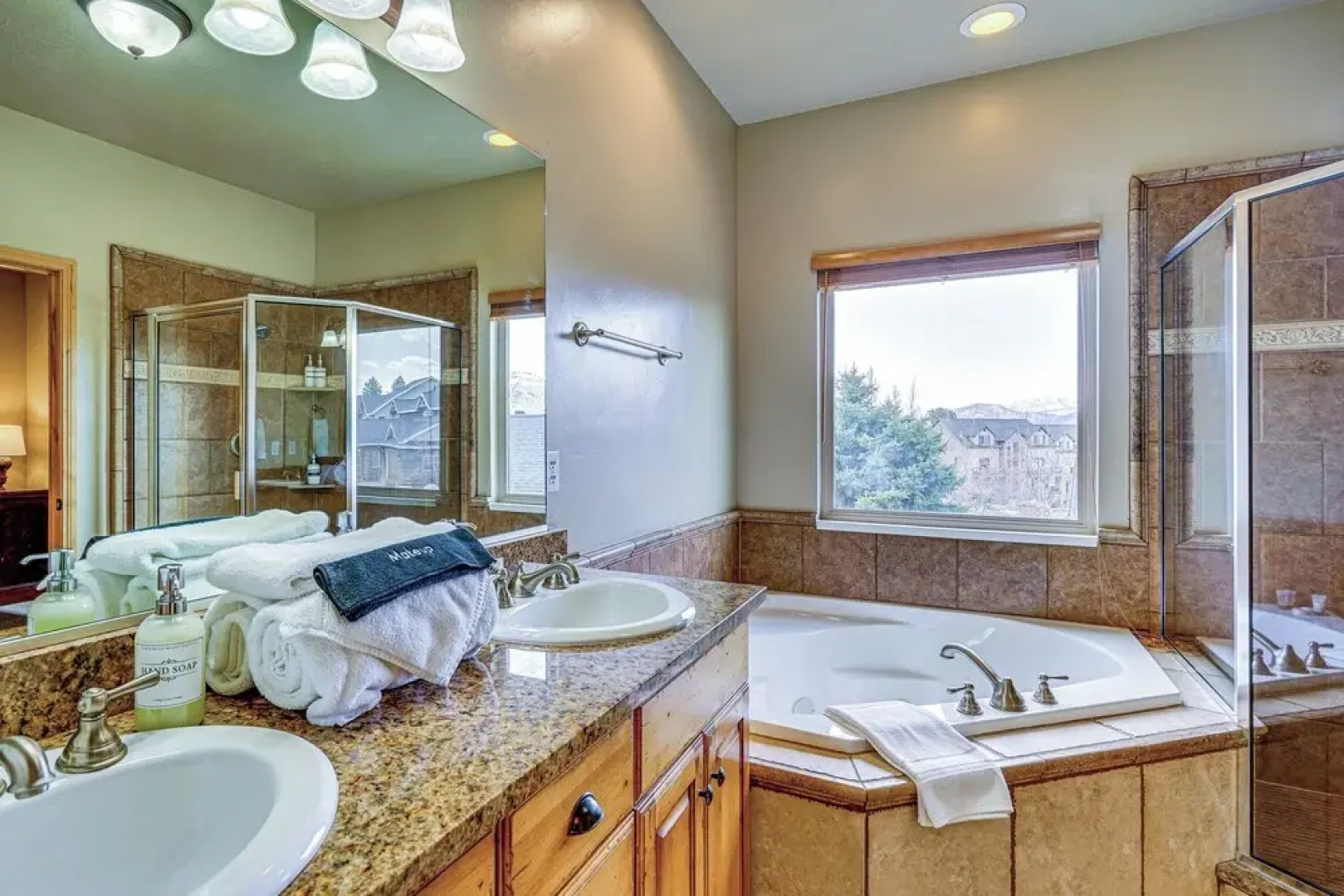 Hot Tub & Mtn-view Deck: Townhome in Eden