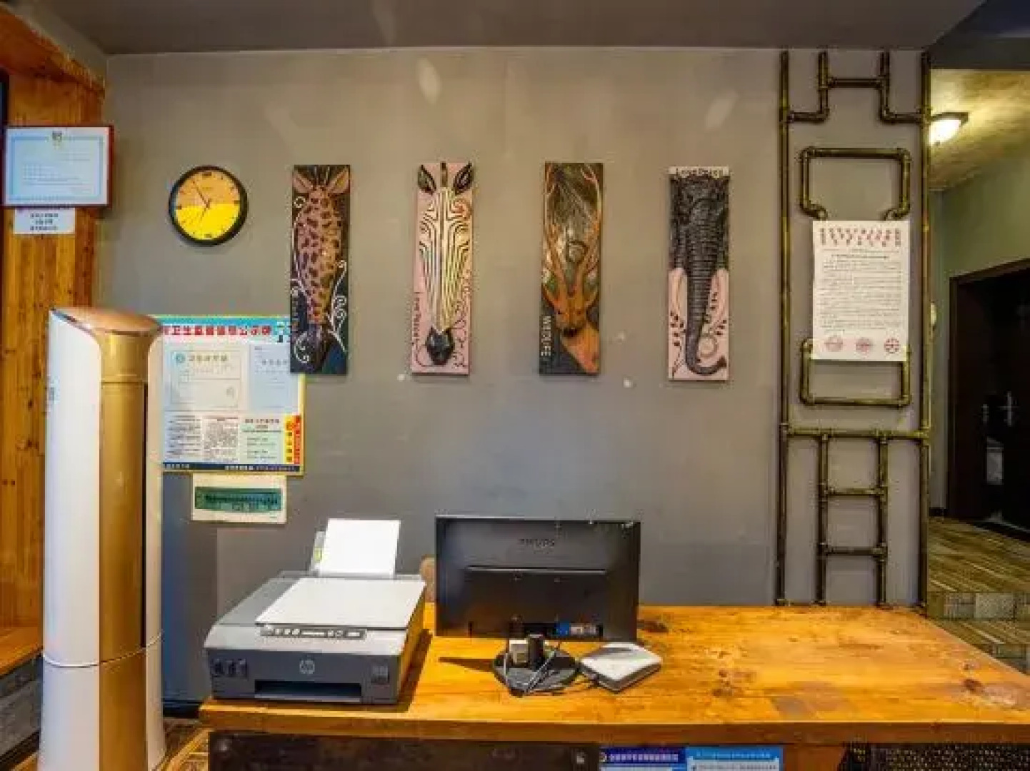 Tianmen Mountain Loft Art Inn