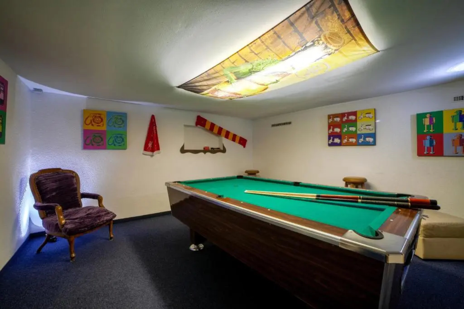 Rutsche Hostel