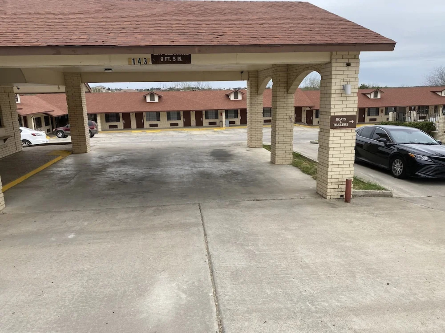 Falcon Executive Inn