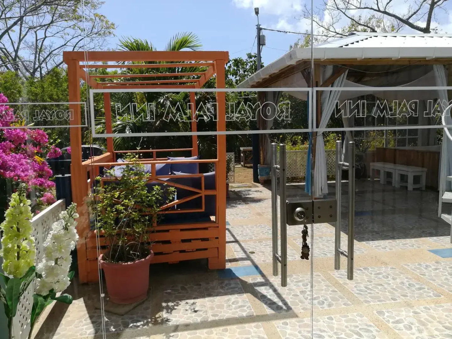 Casa Royal Palm Inn