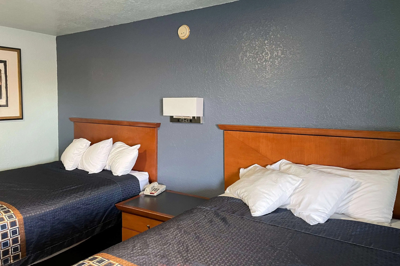 Days Inn by Wyndham Pratt