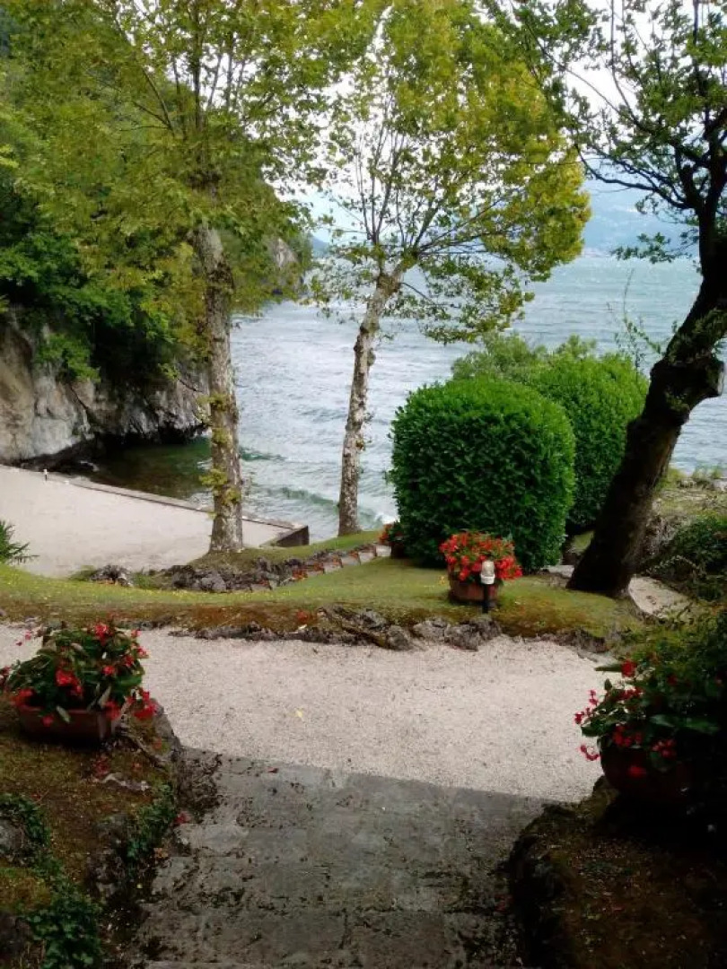 Charming Apartment Lake Front