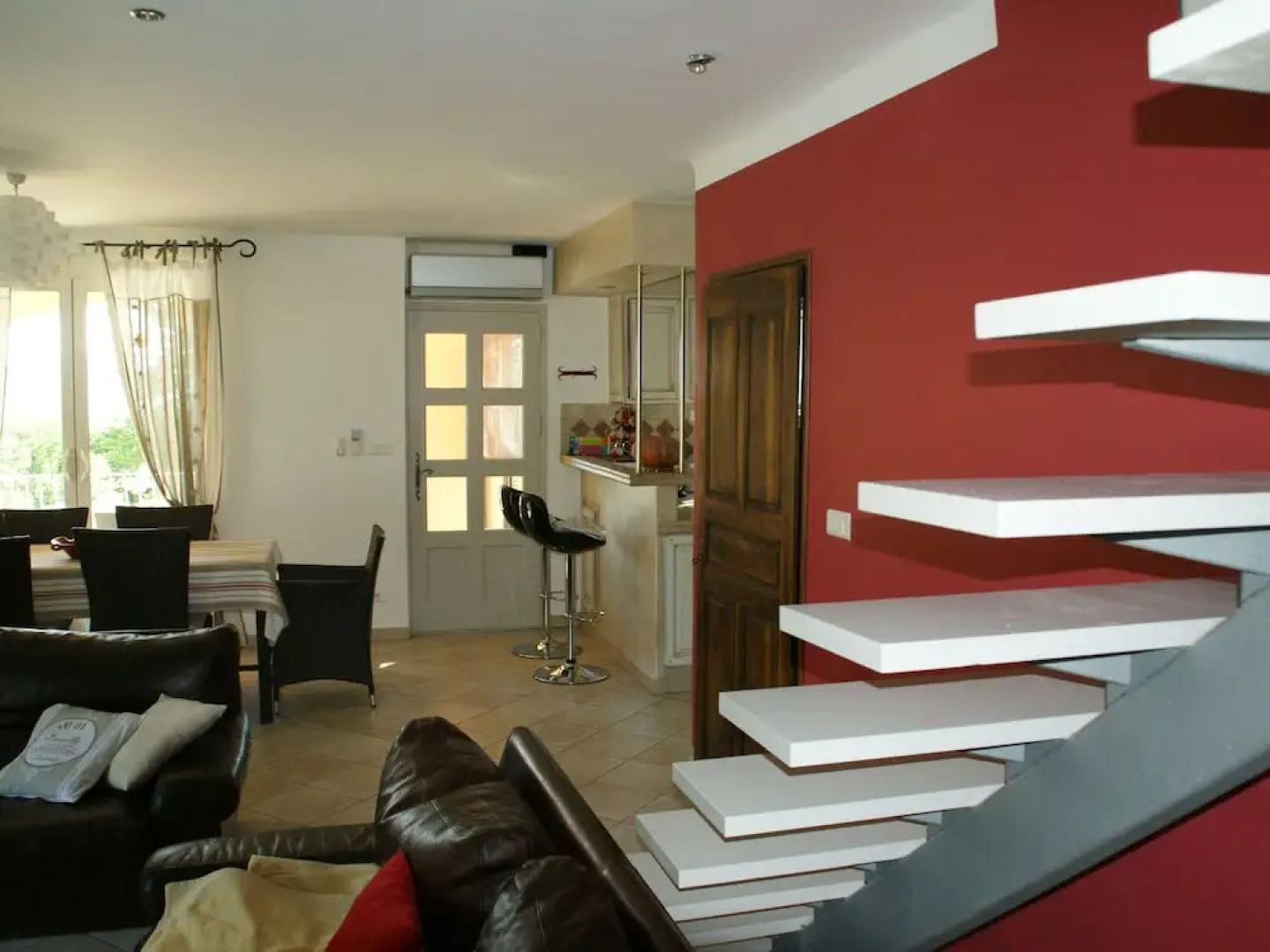 Detached Villa With Enclosed Beautiful Garden and Private Pool, 1km From Céreste