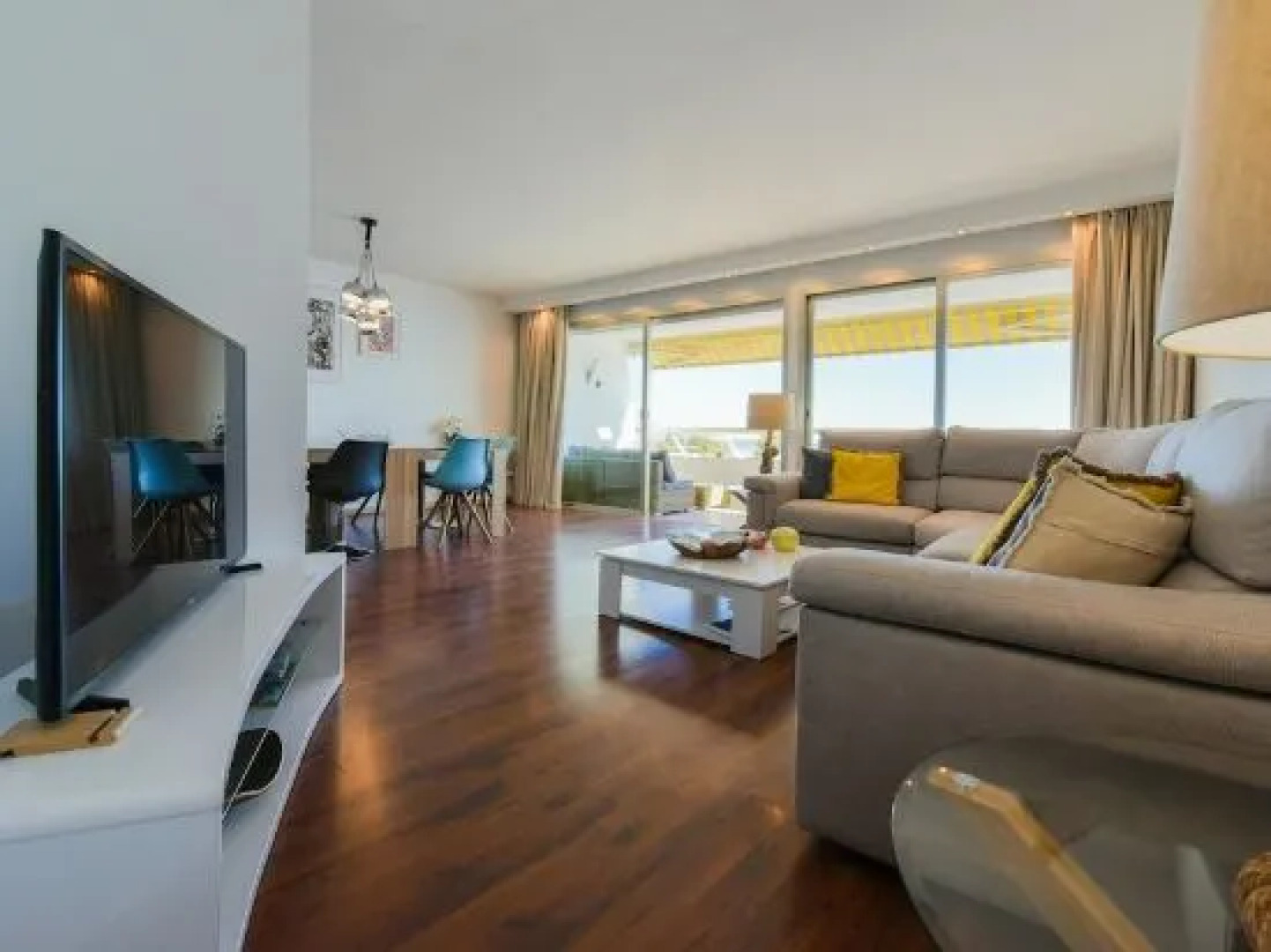 Fame Marina Baie Des Anges Studio Apartments