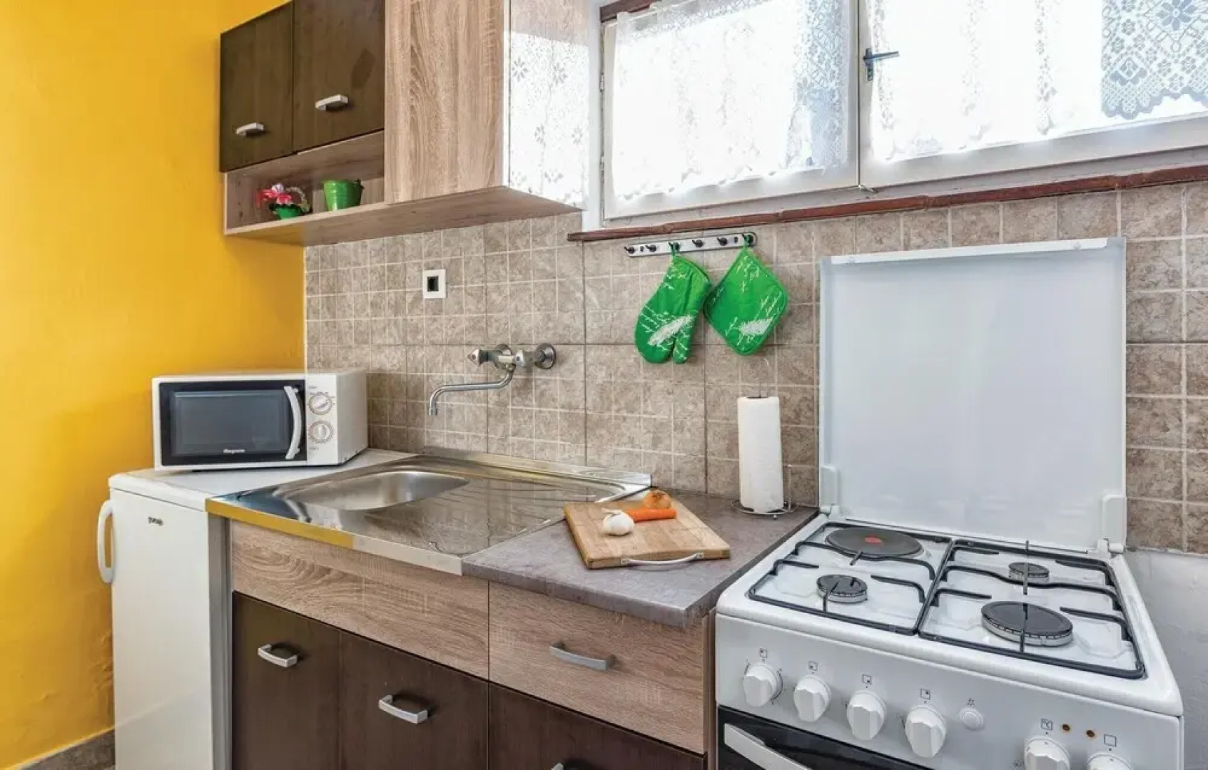 Beautiful Home in Divsici With Wifi and 1 Bedrooms