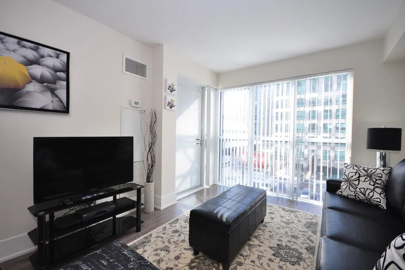 Whitehall Suites - Front Street West