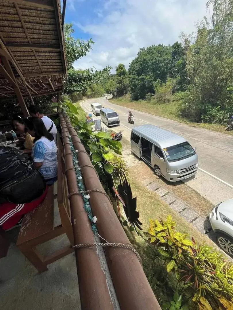 Siquijor Overlooking House 100 Meters Before Cambugahay Falls
