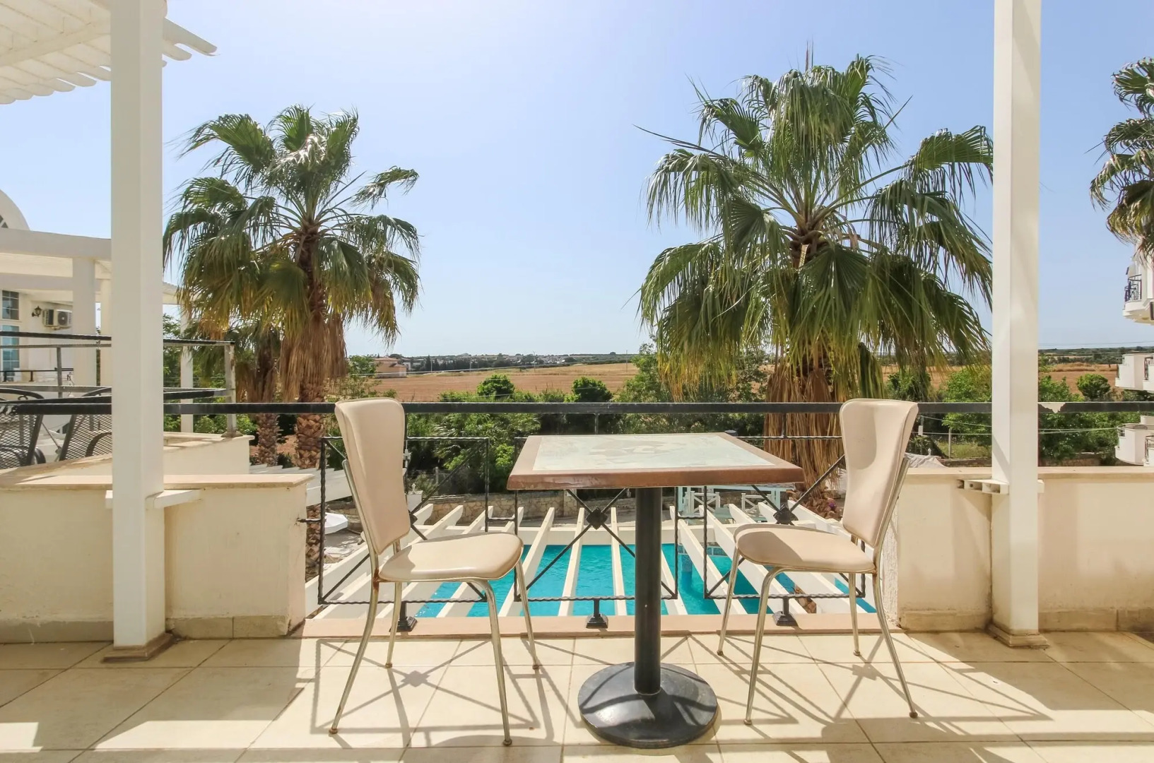 Seahorse Deluxe Hotel