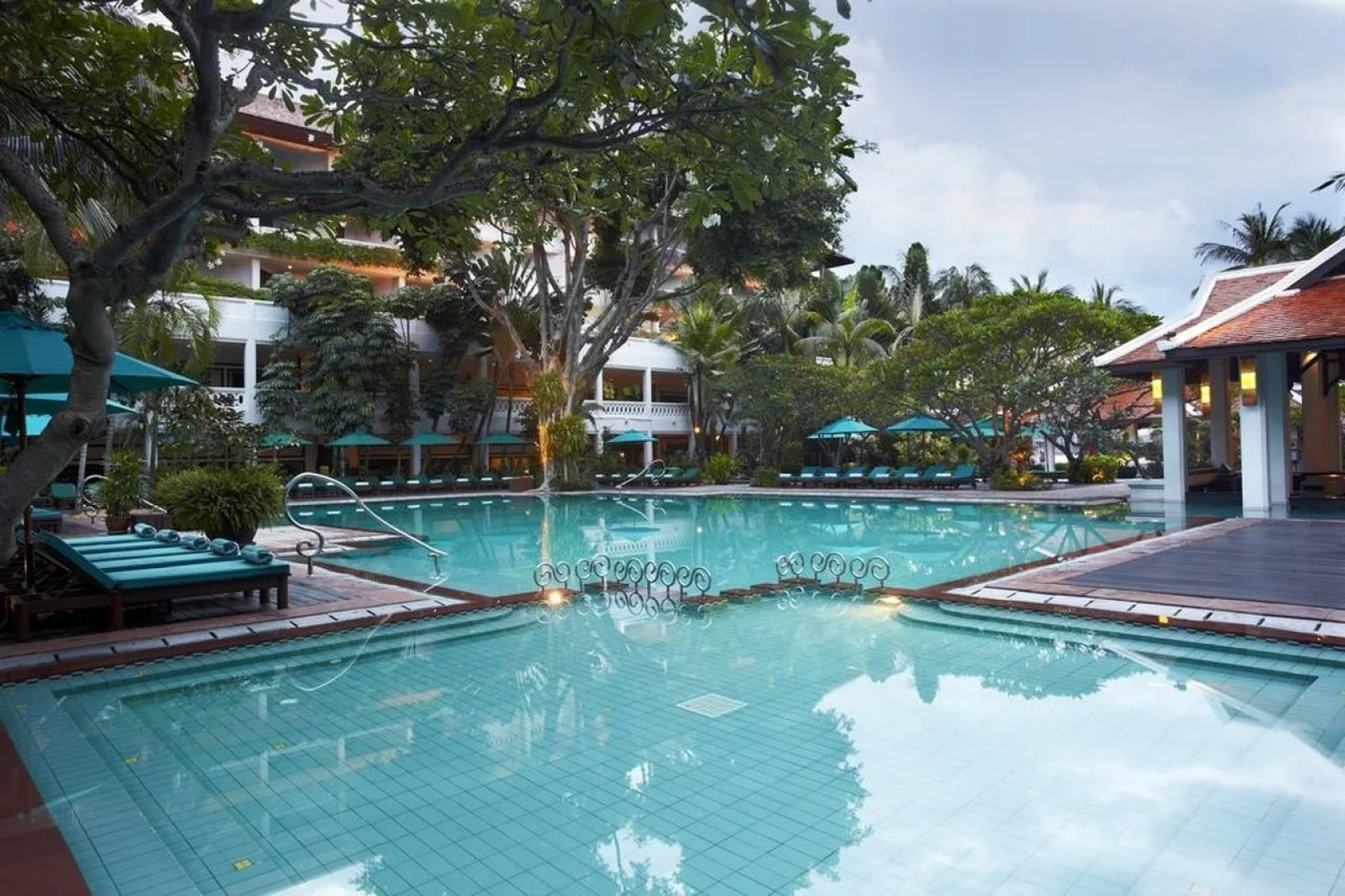 Anantara Riverside Bangkok Resort