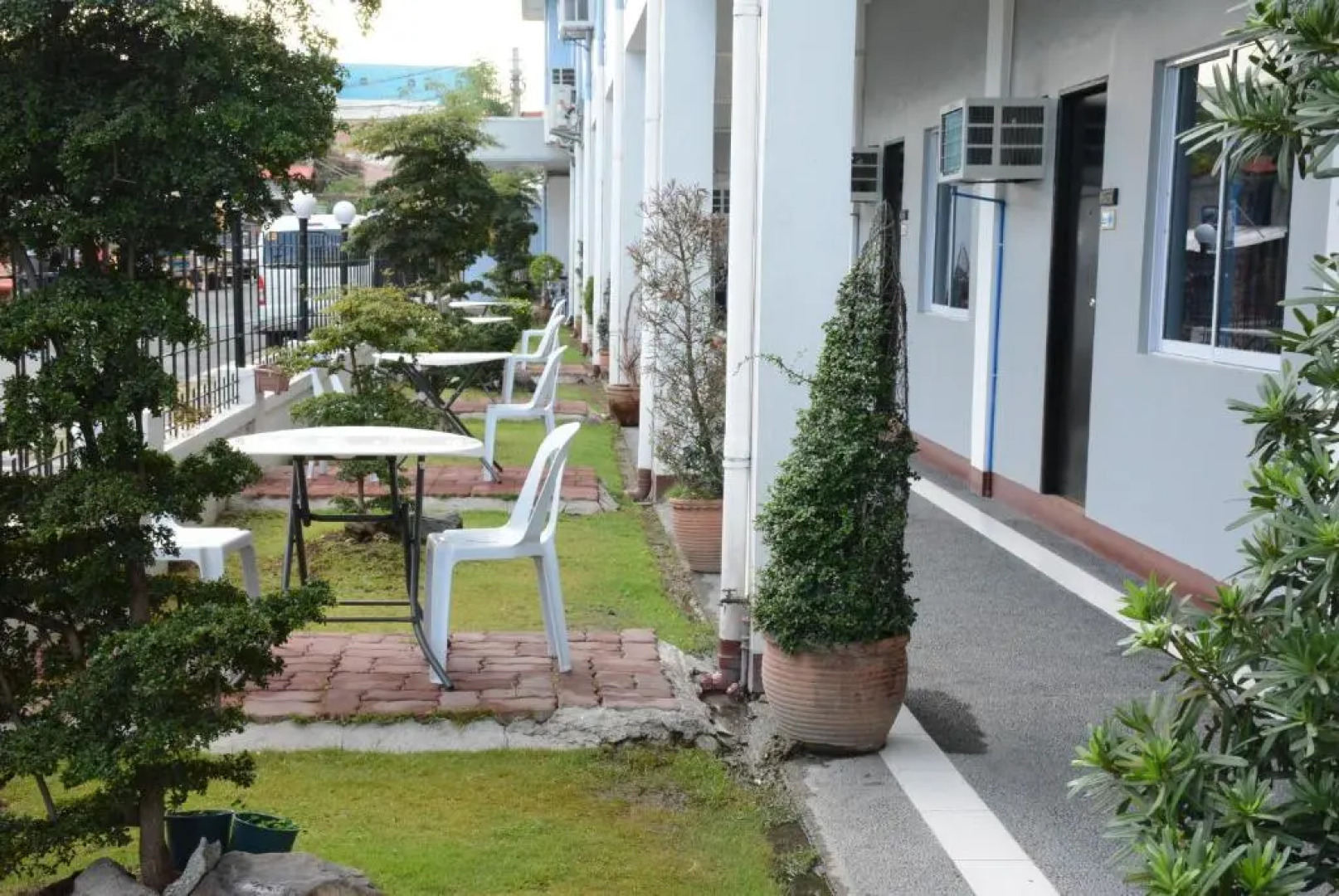 Siayan Travellers Inn