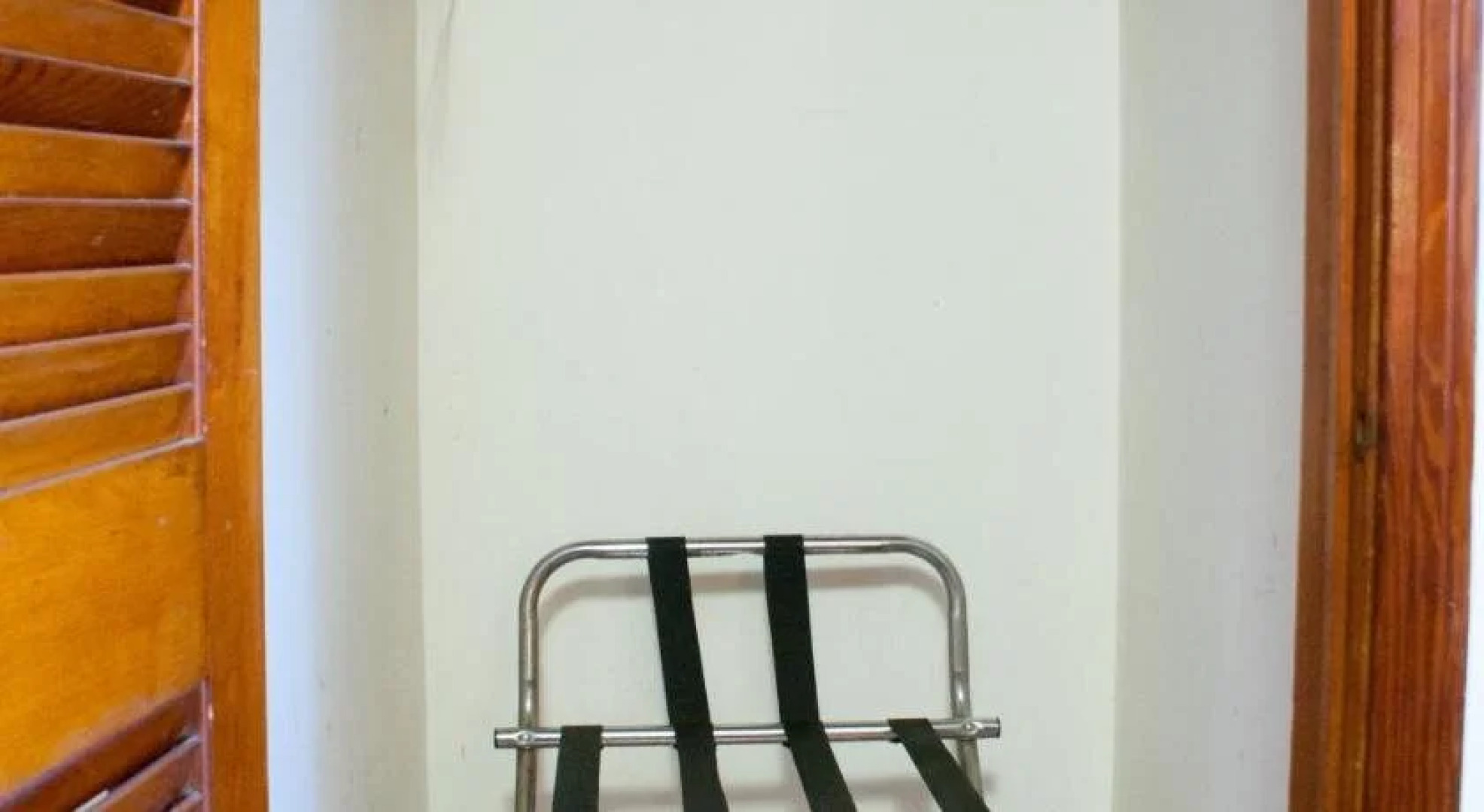 Nassau Holiday Motel