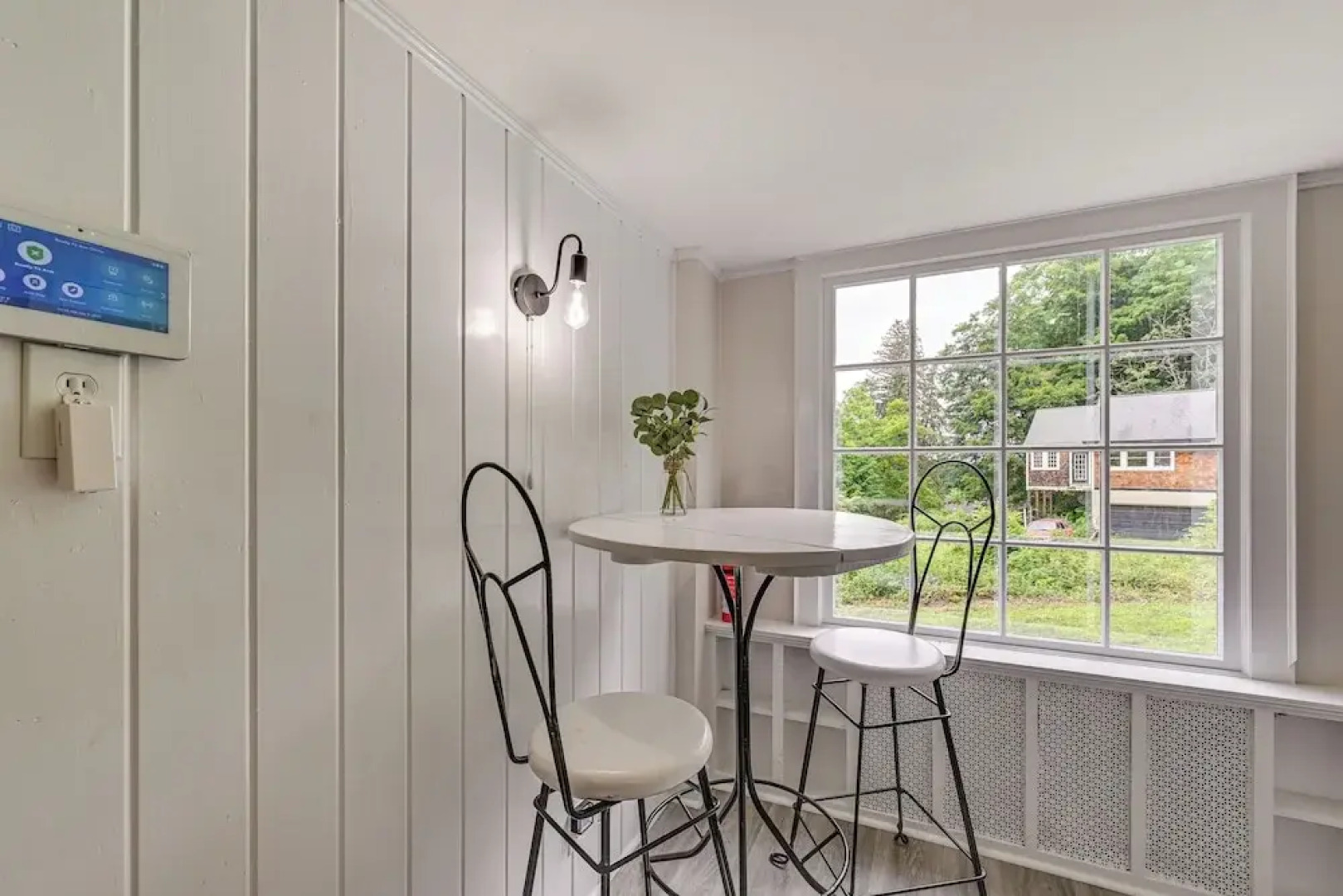 Cottage-chic Retreat < 1 Mi to Connecticut River!