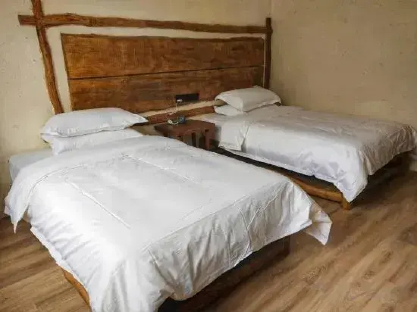 Hailuogou Mulin Sencun Hotel