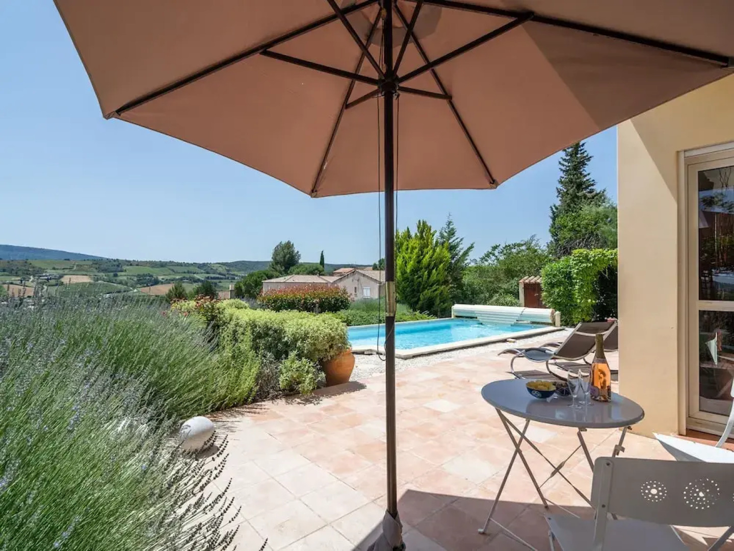 Spacious Villa With Private Swimming Pool and Fully Enclosed Garden