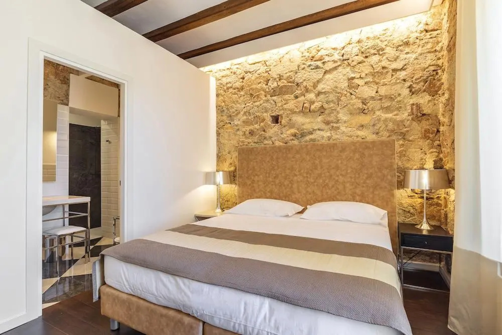 Raphael Hotel