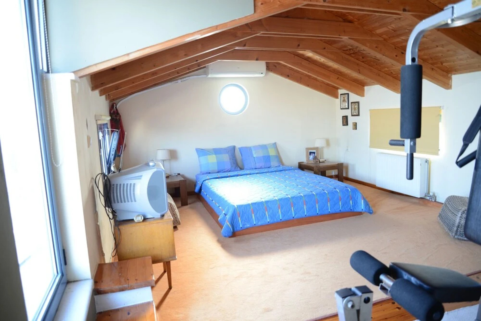 comfortable villa right by the sea