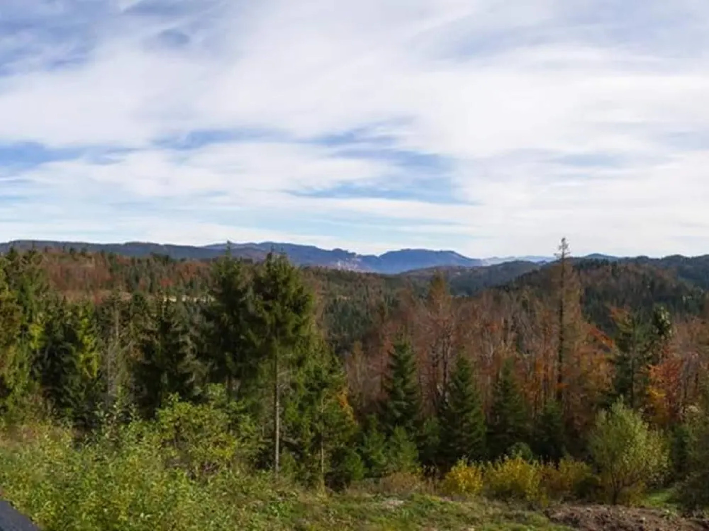 Secluded Holiday Home with Hot Tub in Kozji Vrh