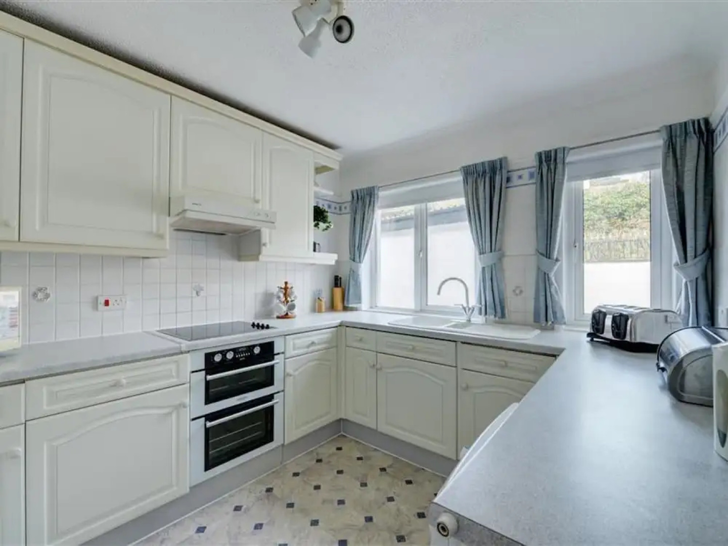 Spacious Well-presented Property Situated in the Coastal Village of Amroth
