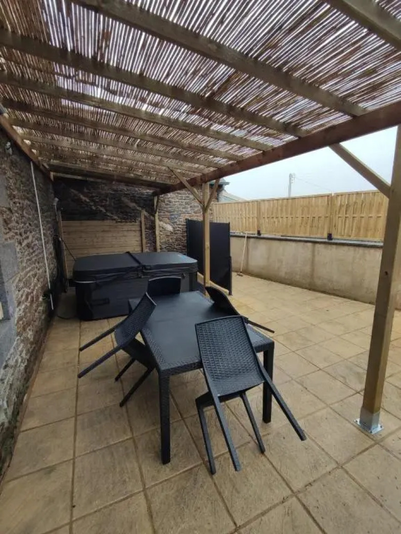 Jacuzzi Studio 2/4 pers avec terrasse aménagée